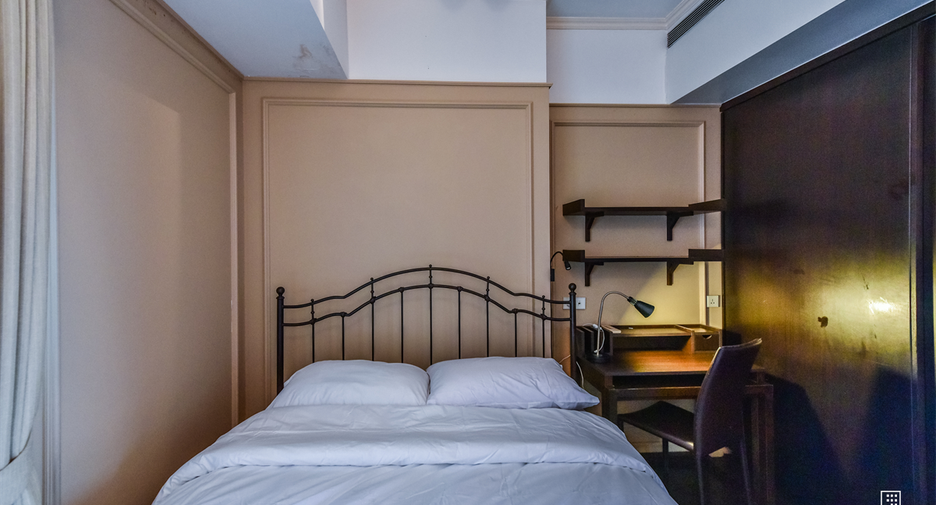 For rent 4 bedrooms condo in Sathon, Bangkok