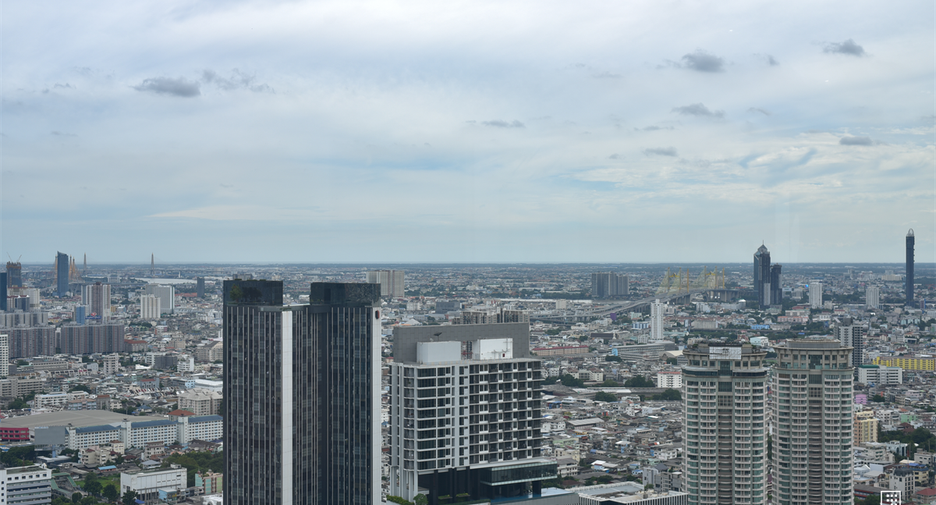 For rent 4 bedrooms condo in Sathon, Bangkok