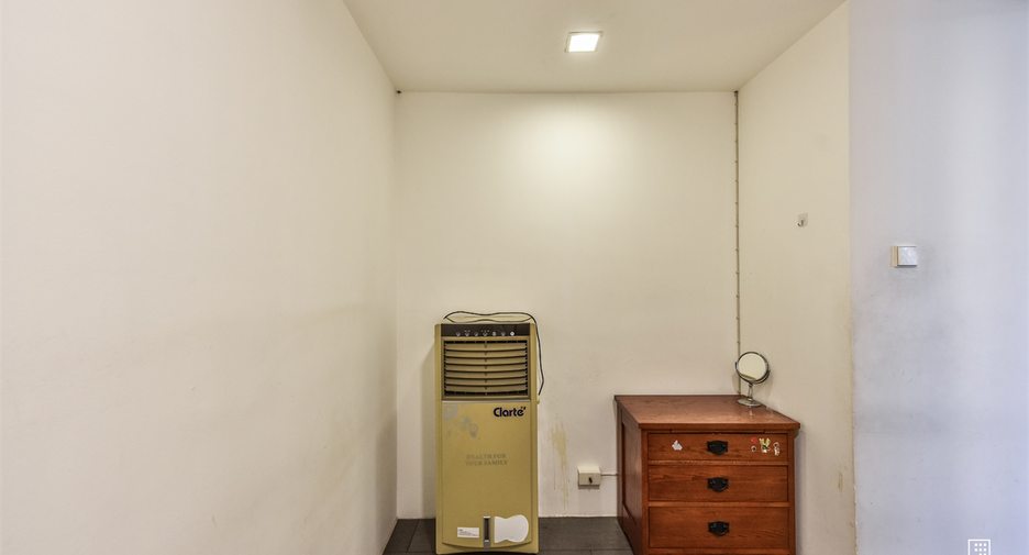For rent 4 bedrooms condo in Sathon, Bangkok