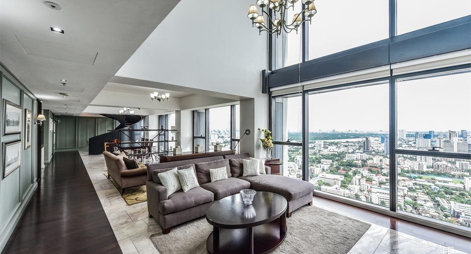 For rent 4 bedrooms condo in Sathon, Bangkok