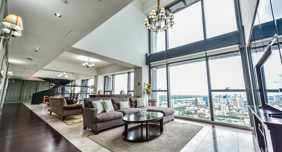 For rent 4 bedrooms condo in Sathon, Bangkok