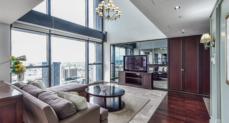 For rent 4 bedrooms condo in Sathon, Bangkok