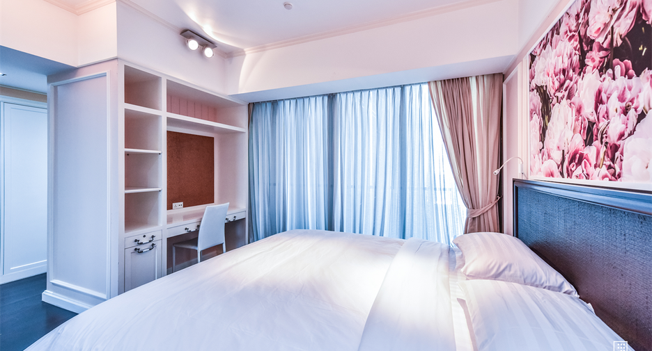 For rent 4 bedrooms condo in Sathon, Bangkok