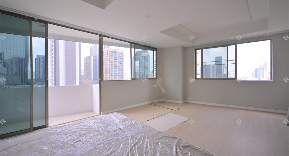 À louer 4 chambres condo à Khlong Toei, Bangkok