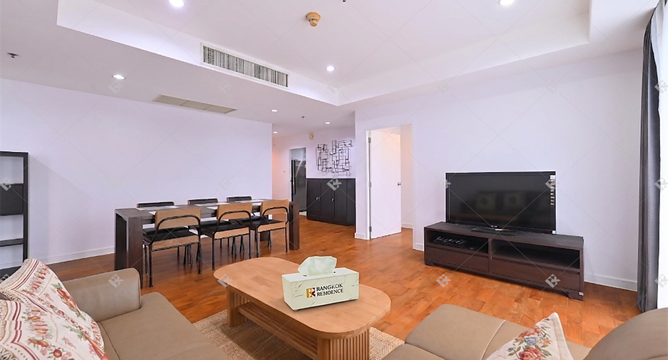 For rent 2 bedrooms condo in Khlong Toei, Bangkok