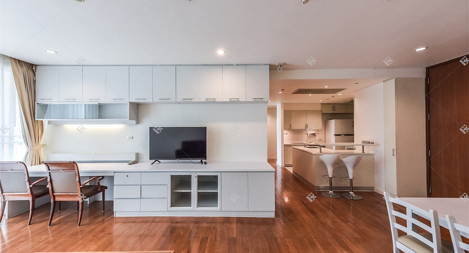 Condo en alquiler de 3 habitaciones en Sathon, Bangkok