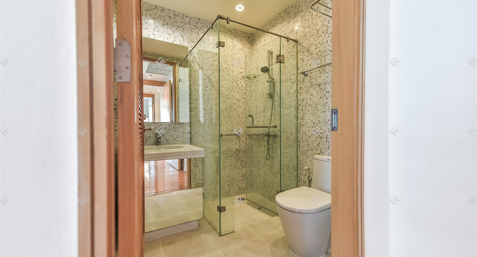 Condo en alquiler de 3 habitaciones en Sathon, Bangkok