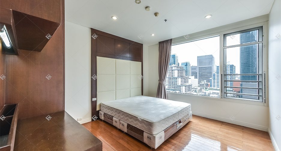 Condo en alquiler de 3 habitaciones en Sathon, Bangkok