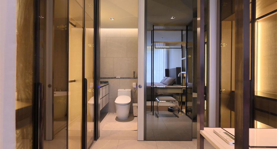 For rent 2 bedrooms condo in Watthana, Bangkok