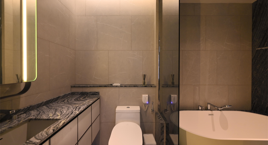 For rent 2 bedrooms condo in Watthana, Bangkok