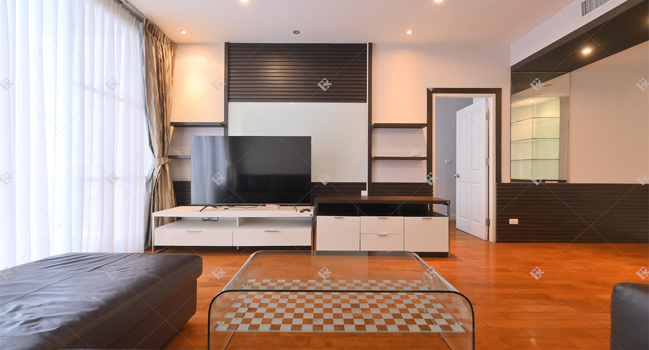For rent 2 bedrooms condo in Khlong Toei, Bangkok