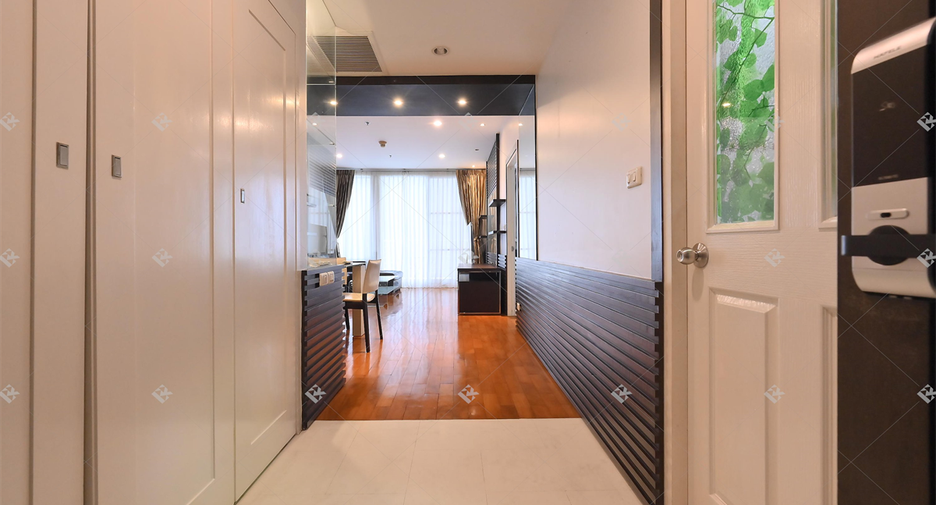 For rent 2 bedrooms condo in Khlong Toei, Bangkok