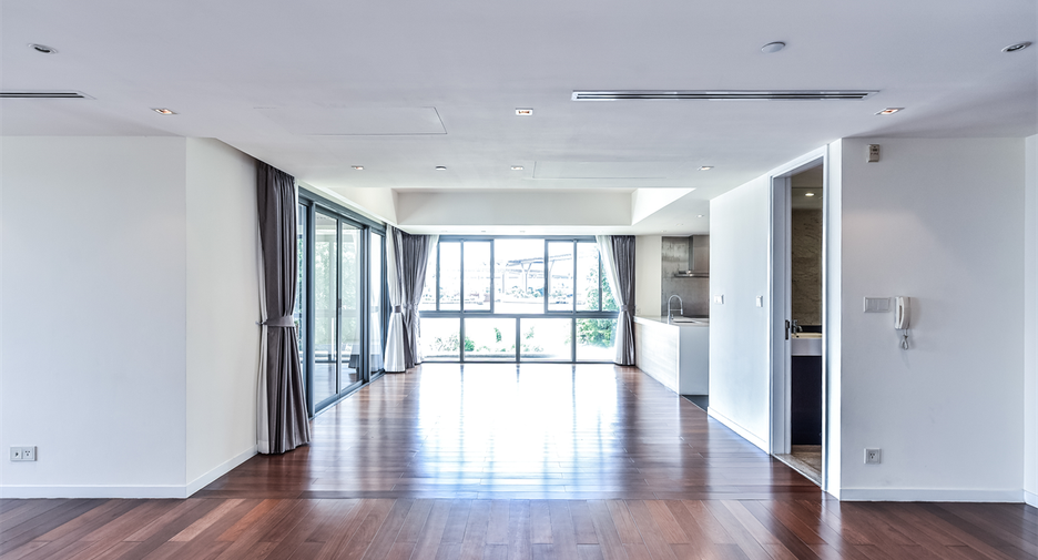 For rent 3 ベッドルーム condo in Si Racha, Chonburi