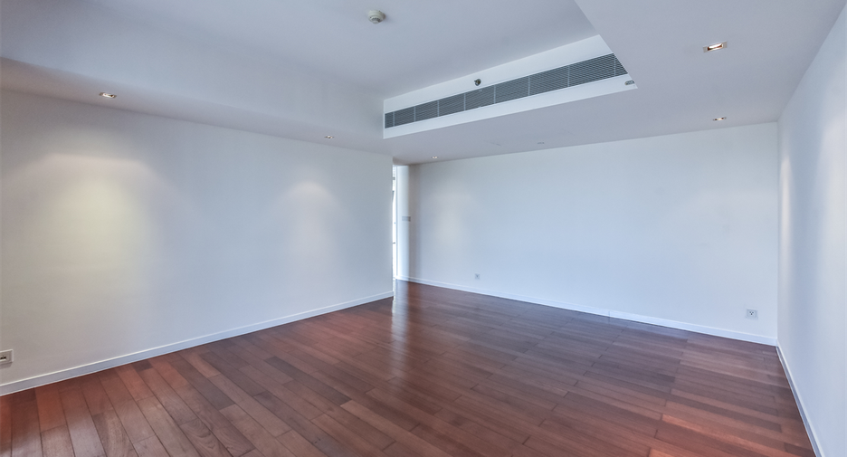 For rent 3 ベッドルーム condo in Si Racha, Chonburi