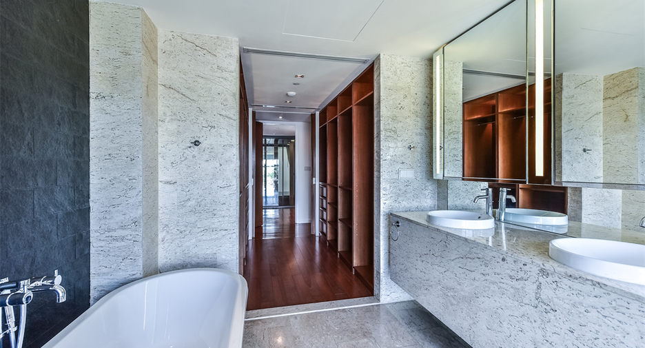 For rent 3 ベッドルーム condo in Si Racha, Chonburi