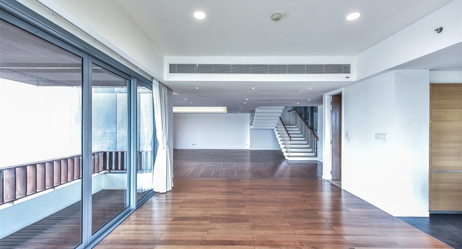 For rent 3 ベッドルーム condo in Si Racha, Chonburi