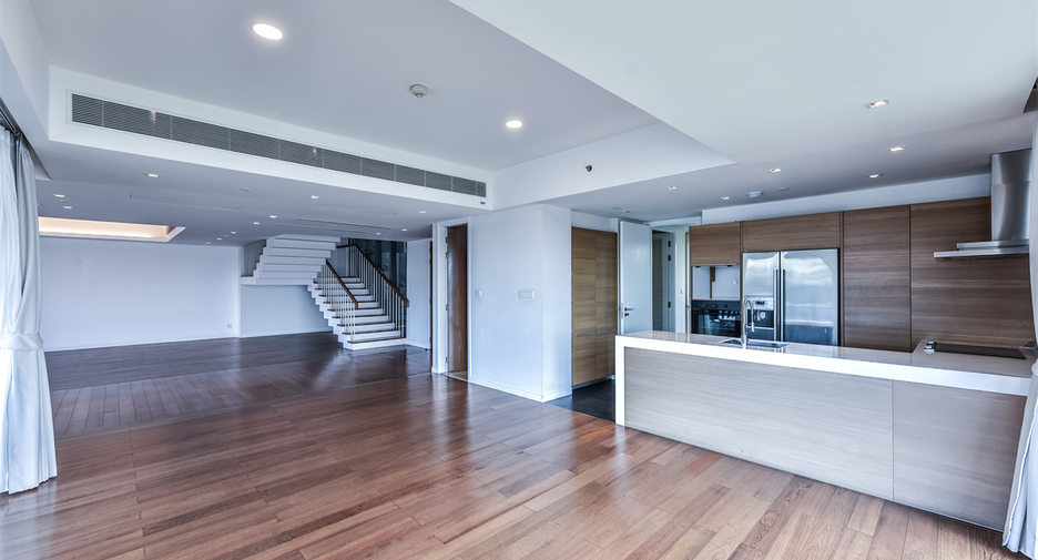 For rent 3 ベッドルーム condo in Si Racha, Chonburi