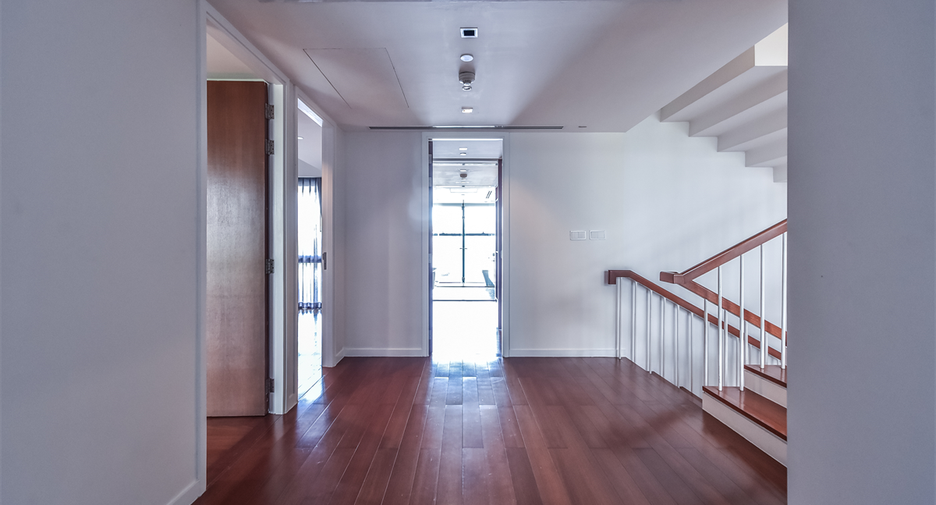 For rent 3 ベッドルーム condo in Si Racha, Chonburi