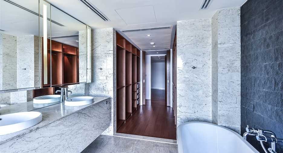 For rent 3 ベッドルーム condo in Si Racha, Chonburi