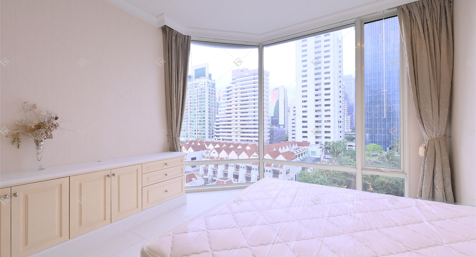 For rent 3 bedrooms condo in Watthana, Bangkok