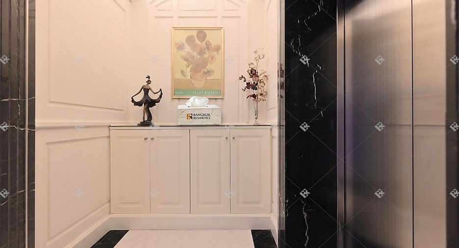 For rent 3 bedrooms condo in Watthana, Bangkok