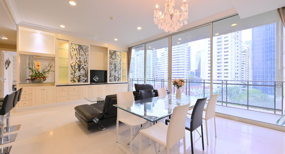 For rent 3 bedrooms condo in Watthana, Bangkok