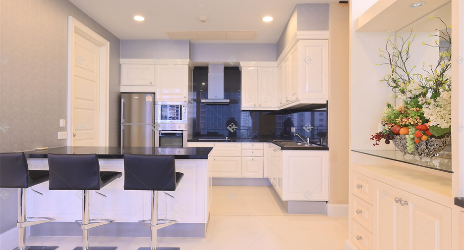 For rent 3 bedrooms condo in Watthana, Bangkok