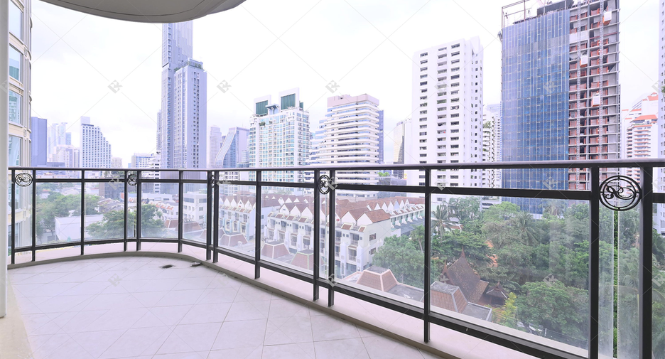 For rent 3 bedrooms condo in Watthana, Bangkok