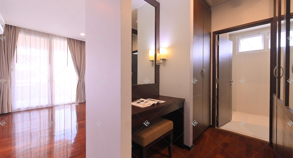 À louer 2 chambres condo à Watthana, Bangkok