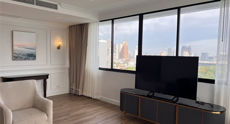 For rent 2 bedrooms condo in Khlong Toei, Bangkok
