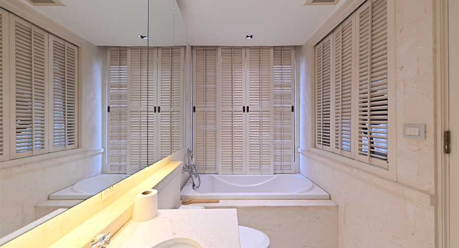 For rent 1 bed condo in Pathum Wan, Bangkok