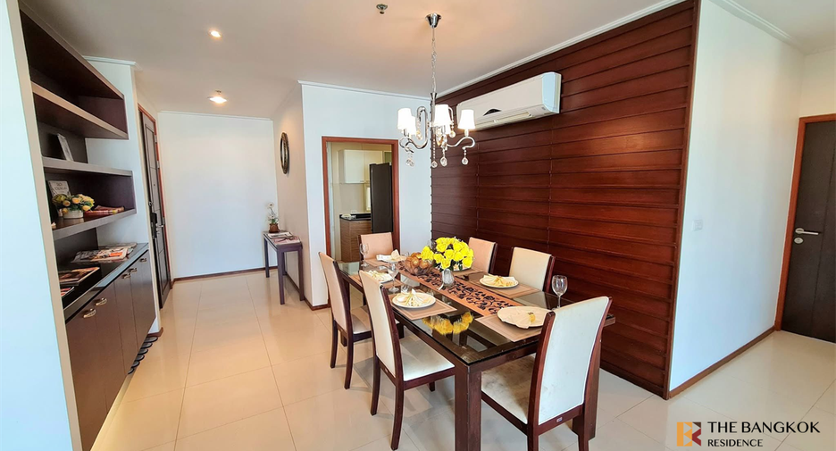 For rent 3 bedrooms condo in Watthana, Bangkok