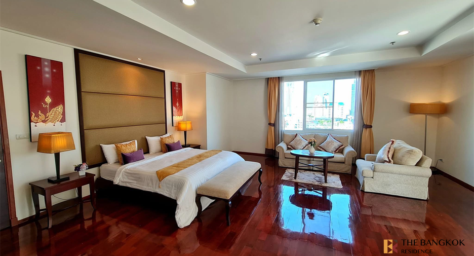 For rent 3 bedrooms condo in Watthana, Bangkok