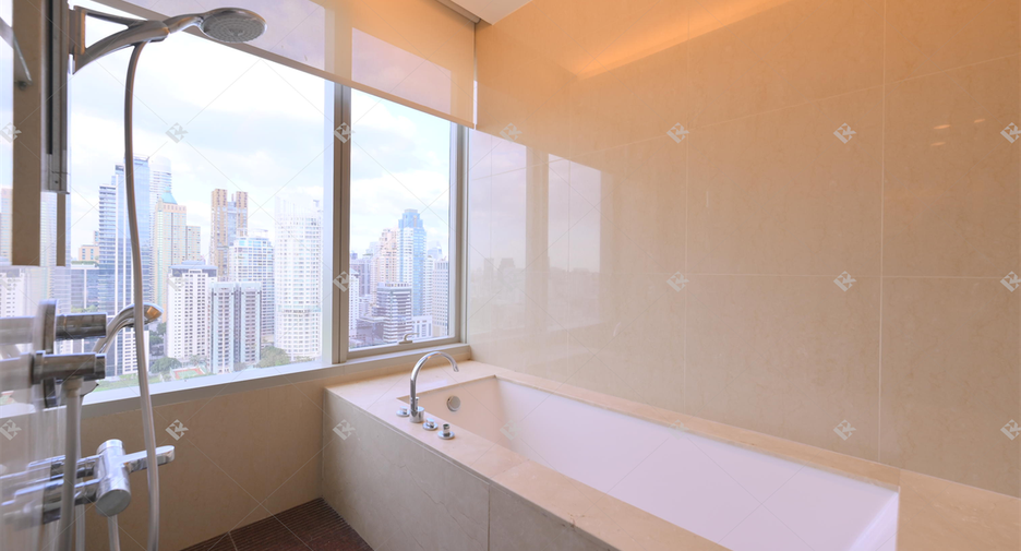 Wohnung zur Miete mit 3 Zimmer in Pathum Wan, Bangkok