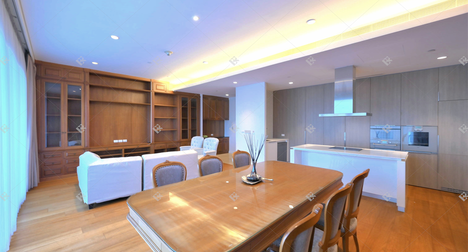 Wohnung zur Miete mit 3 Zimmer in Pathum Wan, Bangkok