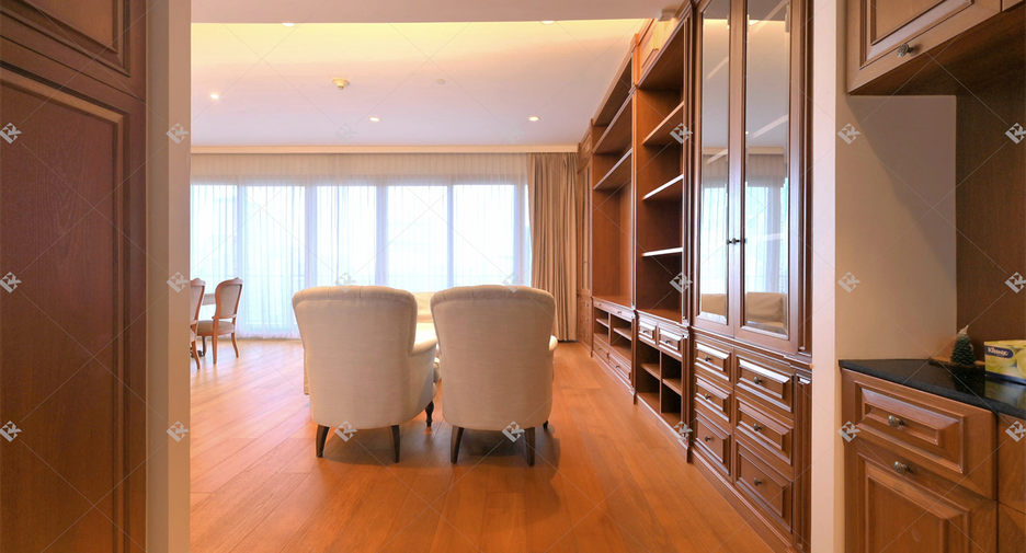 Wohnung zur Miete mit 3 Zimmer in Pathum Wan, Bangkok