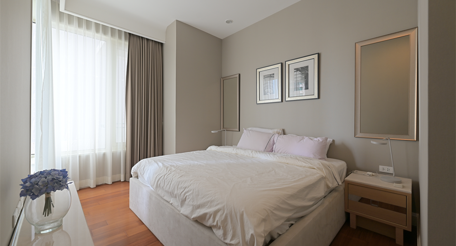 For rent 2 bedrooms condo in Pathum Wan, Bangkok