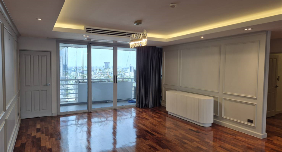 À louer 4 chambres condo à Watthana, Bangkok