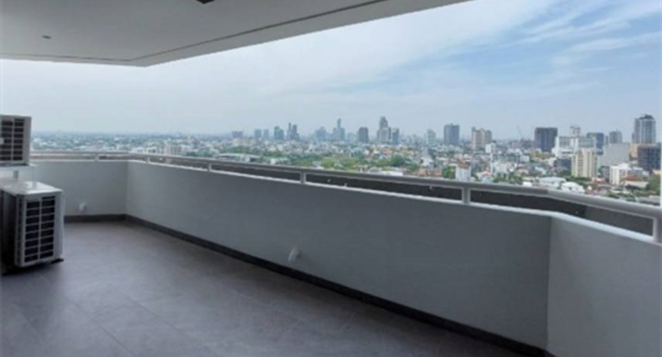 À louer 4 chambres condo à Watthana, Bangkok