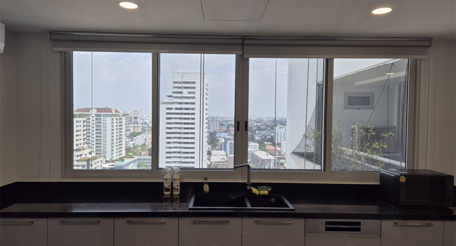 À louer 4 chambres condo à Watthana, Bangkok