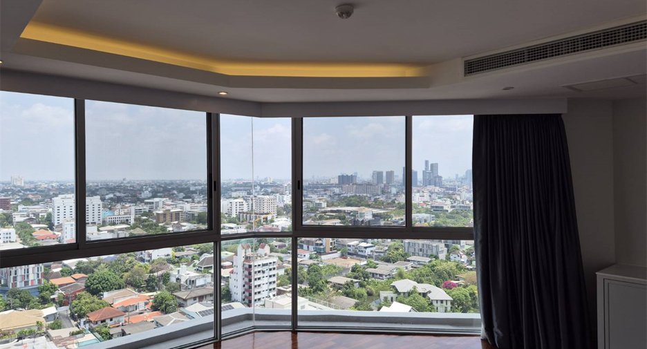 À louer 4 chambres condo à Watthana, Bangkok