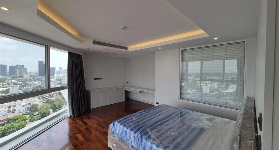 À louer 4 chambres condo à Watthana, Bangkok