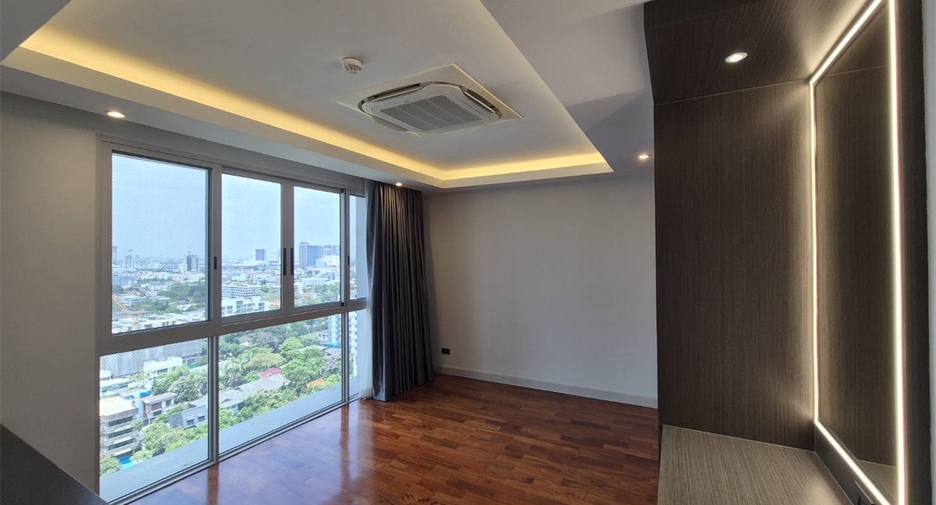 À louer 4 chambres condo à Watthana, Bangkok