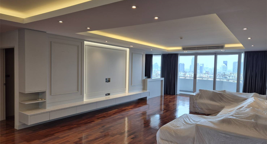 À louer 4 chambres condo à Watthana, Bangkok