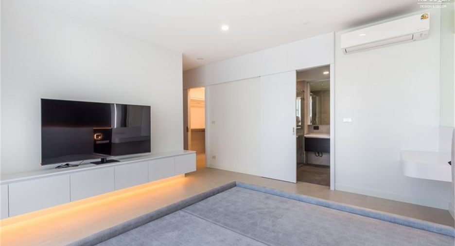 For rent 3 bedrooms condo in Khlong Toei, Bangkok