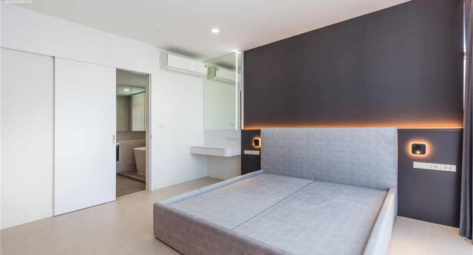 For rent 3 bedrooms condo in Khlong Toei, Bangkok