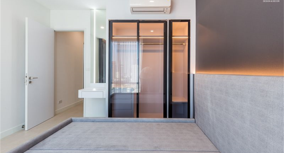 For rent 3 bedrooms condo in Khlong Toei, Bangkok