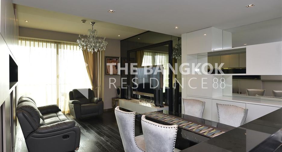 For rent 2 bedrooms condo in Yan Nawa, Bangkok