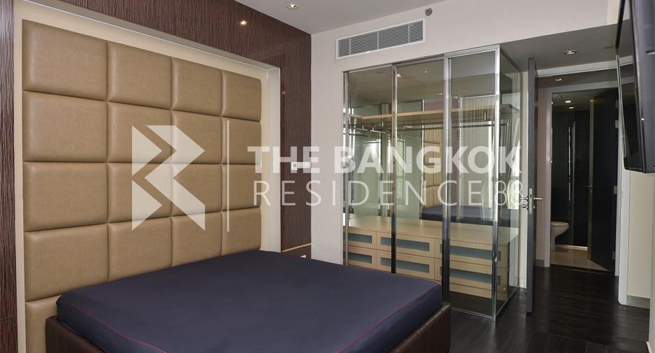 For rent 2 bedrooms condo in Yan Nawa, Bangkok