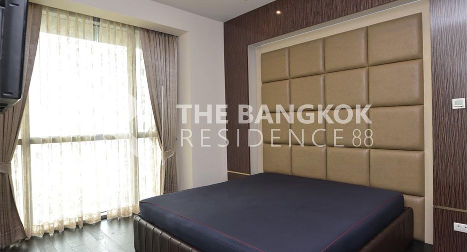 For rent 2 bedrooms condo in Yan Nawa, Bangkok